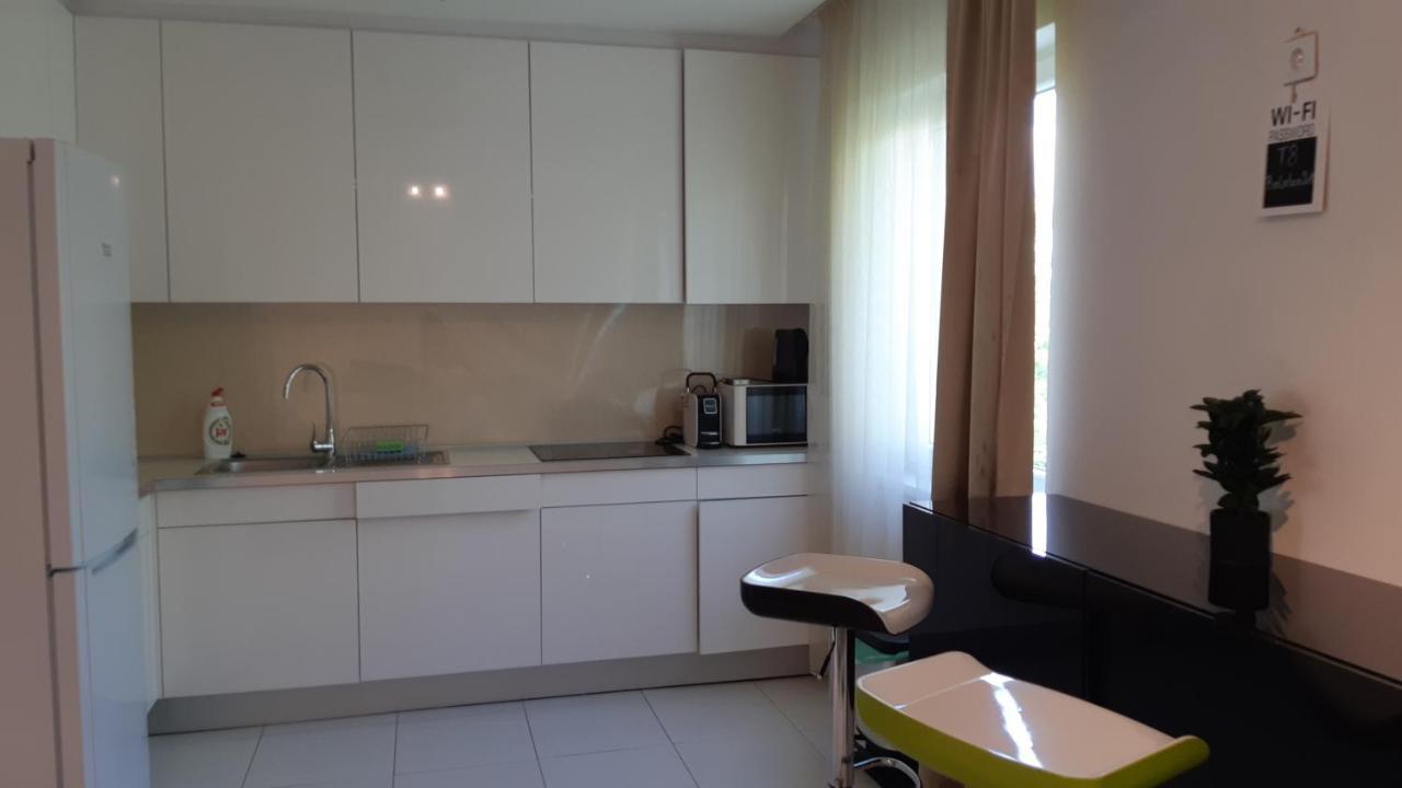 T8 Apartment Balatonfured Bagian luar foto