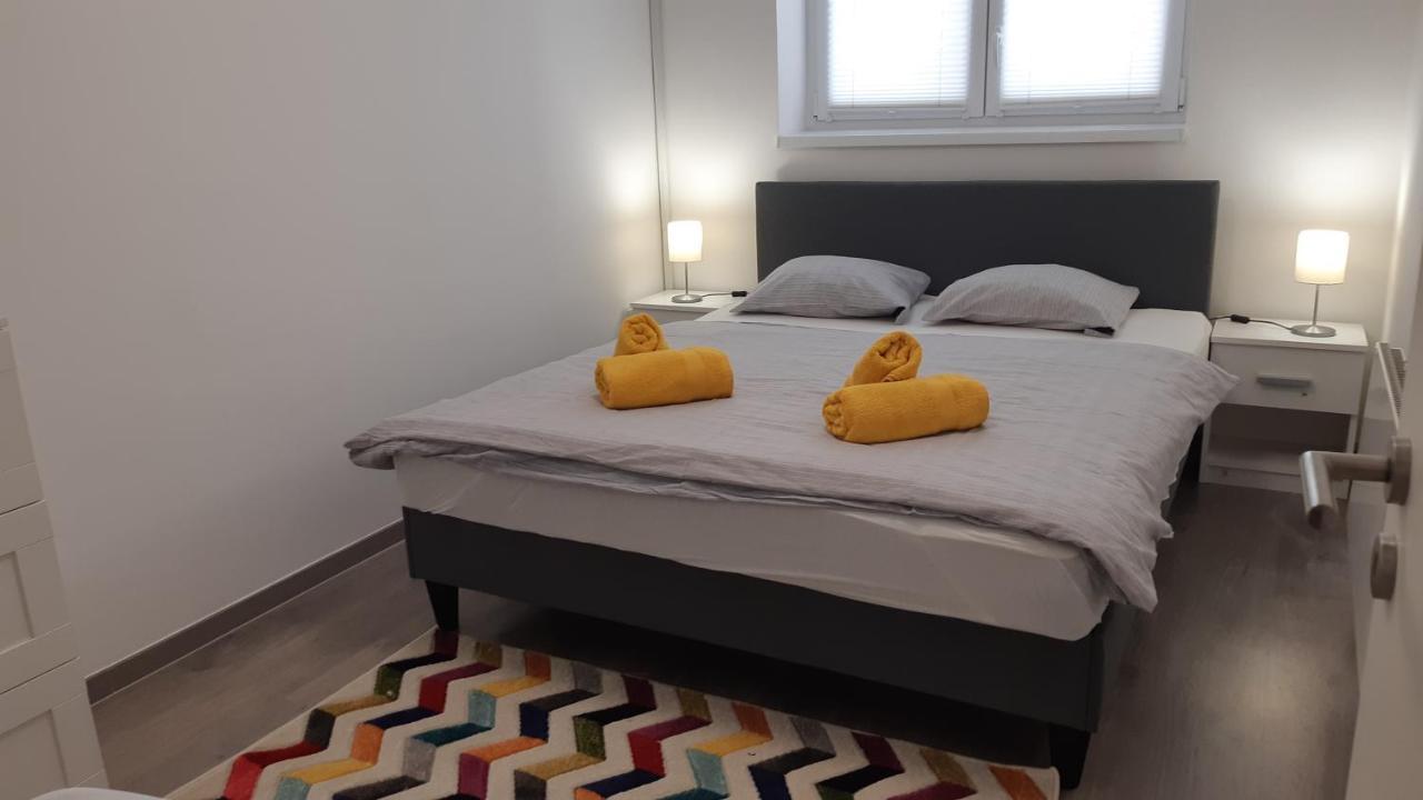 T8 Apartment Balatonfured Bagian luar foto