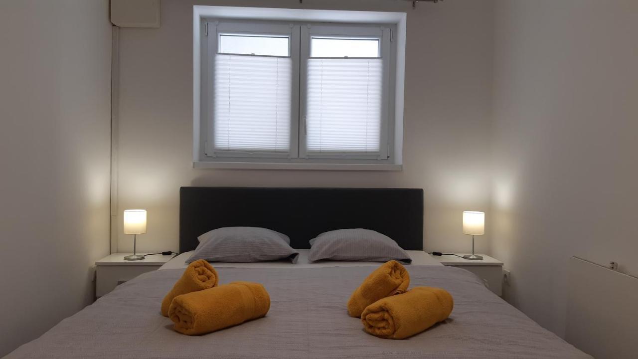 T8 Apartment Balatonfured Bagian luar foto