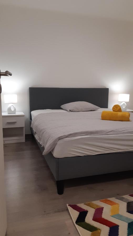 T8 Apartment Balatonfured Bagian luar foto