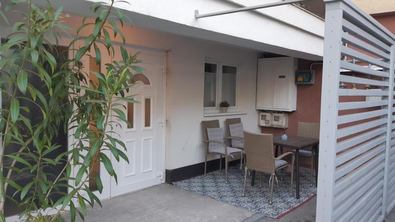T8 Apartment Balatonfured Bagian luar foto