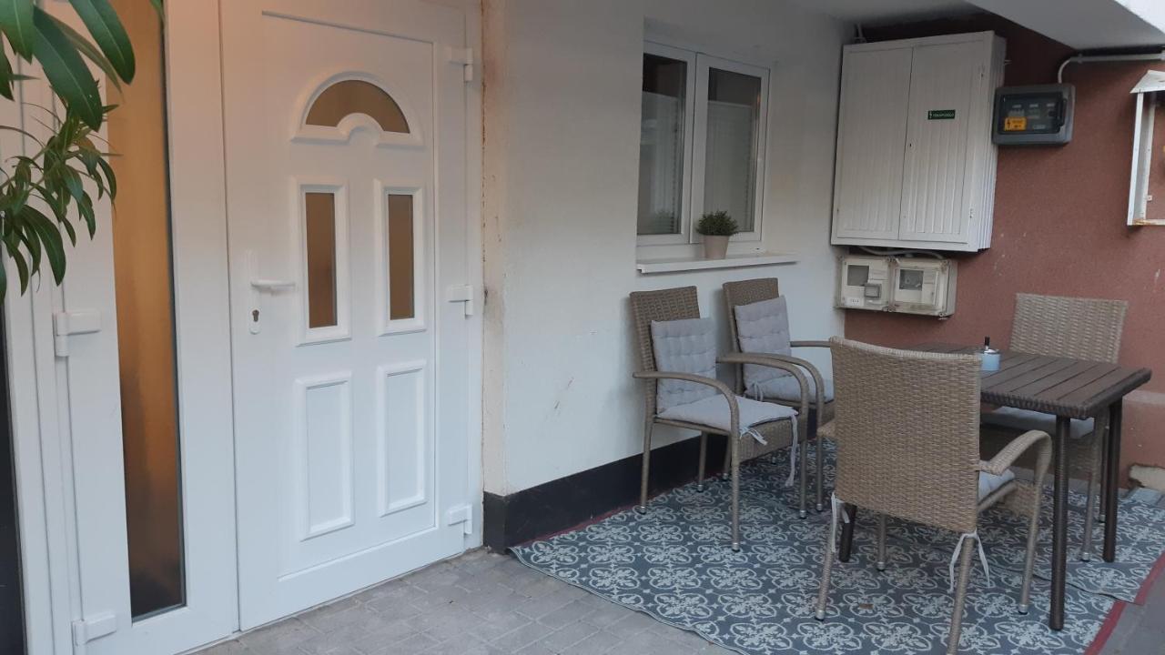 T8 Apartment Balatonfured Bagian luar foto