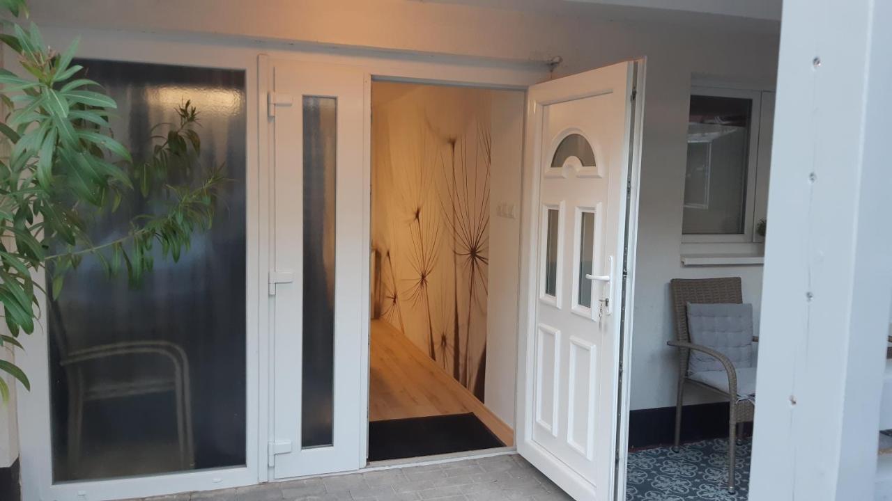 T8 Apartment Balatonfured Bagian luar foto