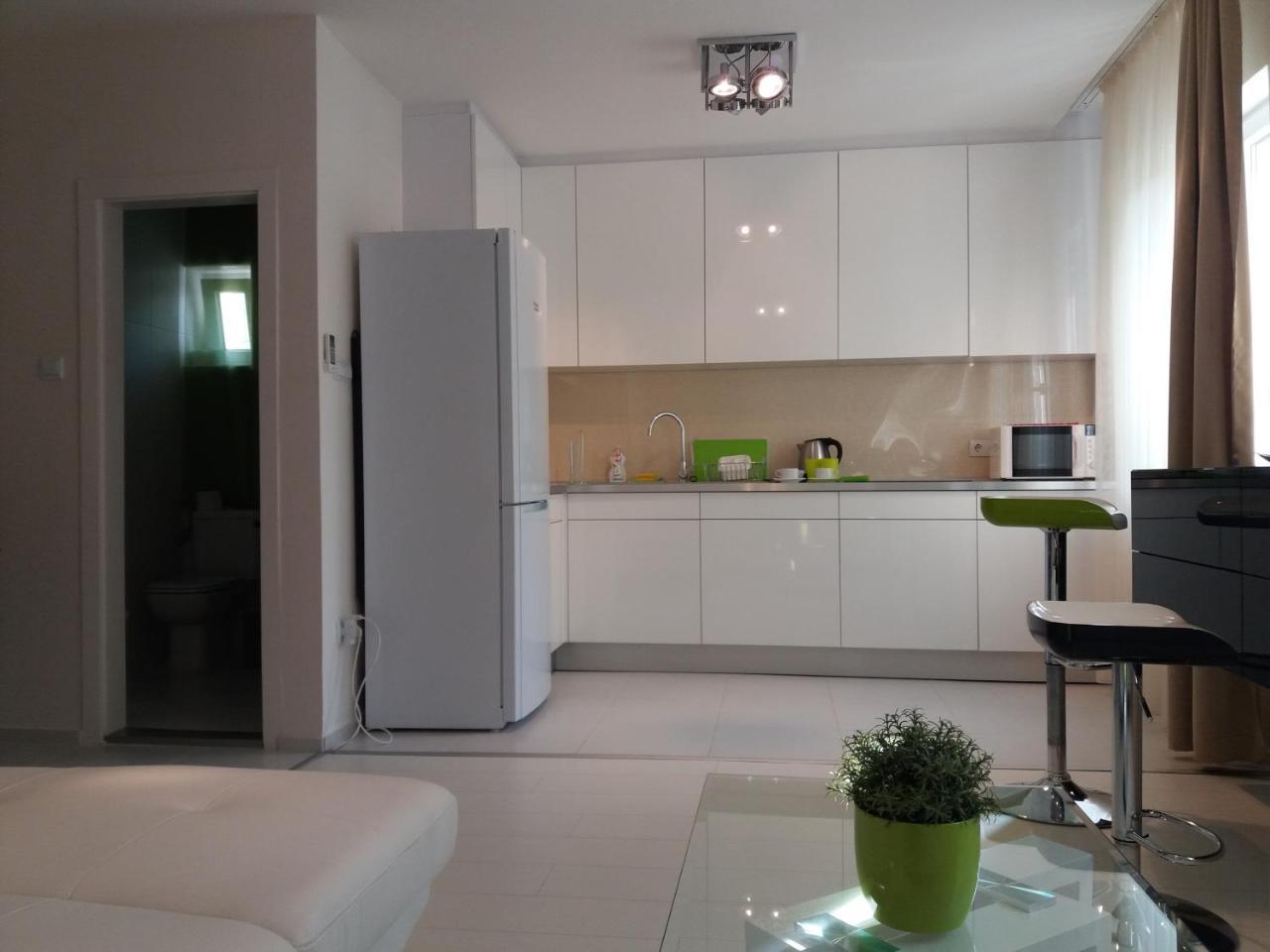 T8 Apartment Balatonfured Bagian luar foto